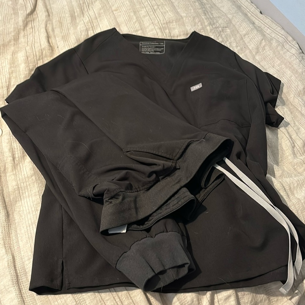 Figs black scrub set